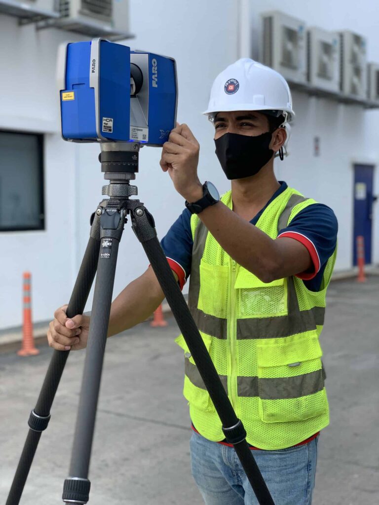 An engineer collecting 3D laser scanning data using Faro 3D Laser Scanner